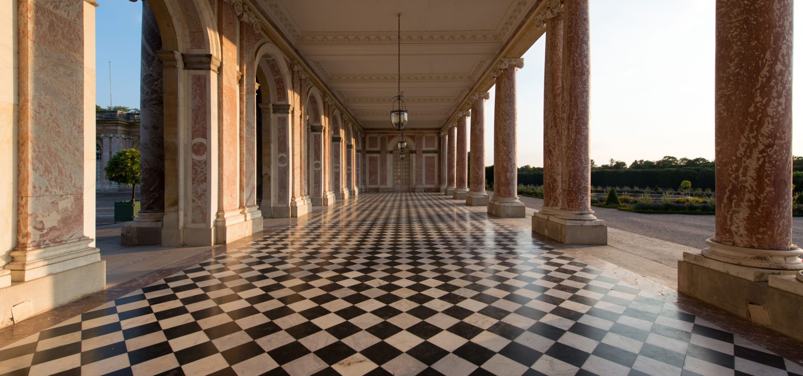 Grand Trianon, Allée de Marbre