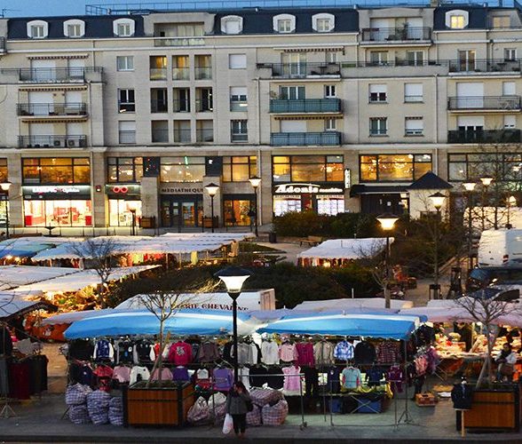 Marché de la gare sartrouville