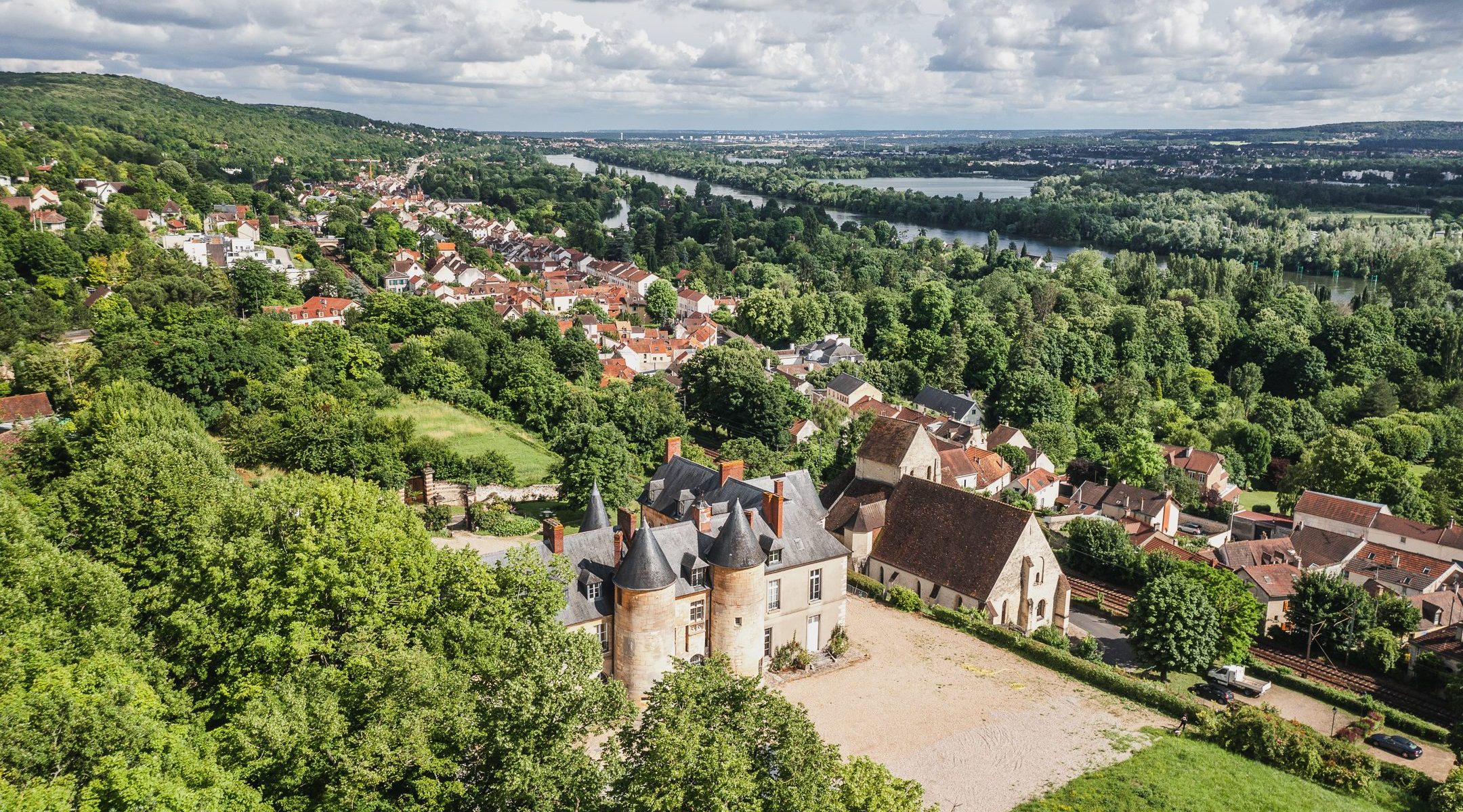 Vue aérienne du château de Vaux