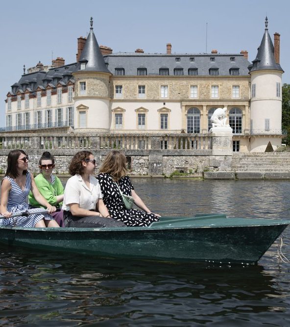 Promenade en barque sur le canal